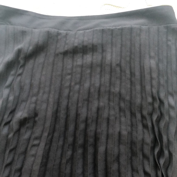 Maurice’s black chiffon pleated skirt medium - Picture 9 of 15